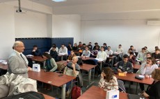 Réunion d’accueil par les enseignants de l’UPT 
