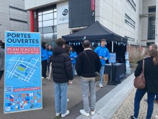 Accueil des familles sur le campus de Saint-Serge