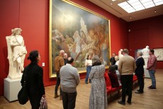 Visite du musée des Beaux Arts par les invités