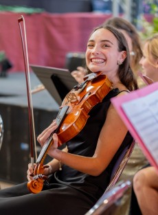 L’ambiance musicale était assurée par l’orchestre des étudiants du département Pharmacie