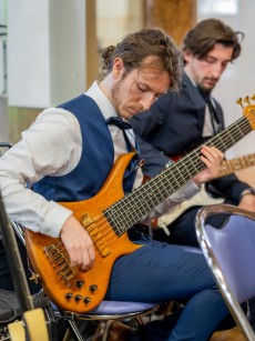 L’ambiance musicale était assurée par l’orchestre des étudiants du département Pharmacie