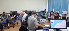 Travail en salle informatique.