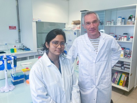 Shreya Dey et Nicolas Clere, dans un des laboratoires de Mint