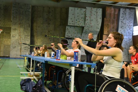 Patrice Prouchet, en arrière-plan, est enseignant au Suaps et référent handicap. Il a déjà sensibilisé des étudiants à la pratique sportive en situation de handicap, comme ici en 2023 avec des étudiants de la Faculté de santé.